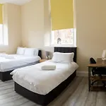 Large Flat In Edinburgh F2 With Mountain View