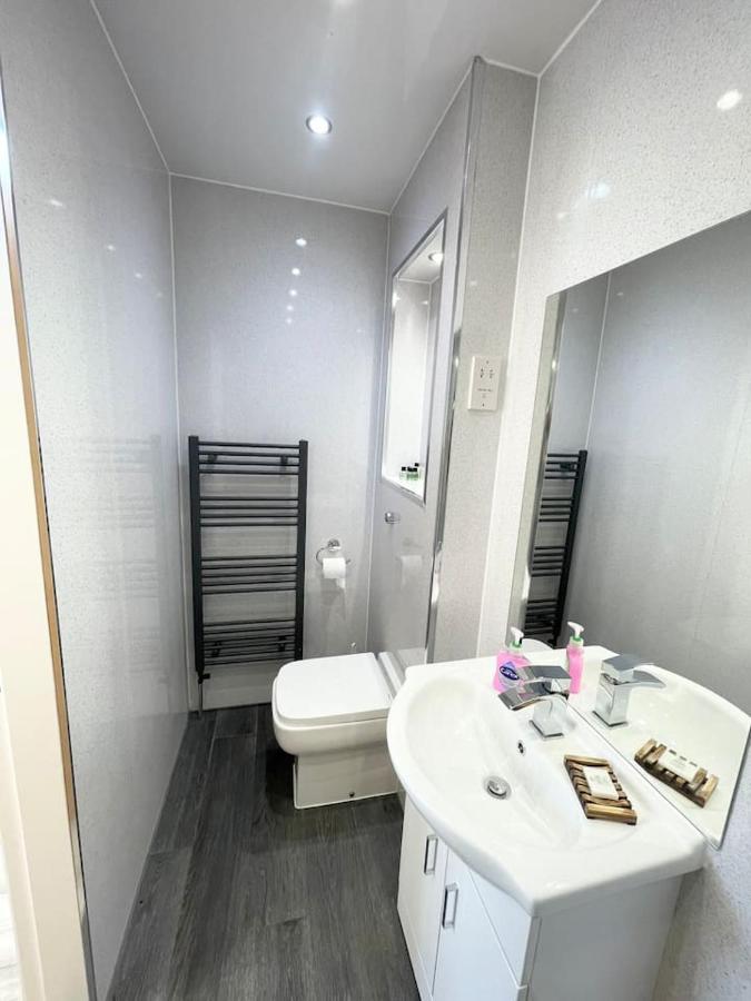 Large Flat In F2 With Mountain View