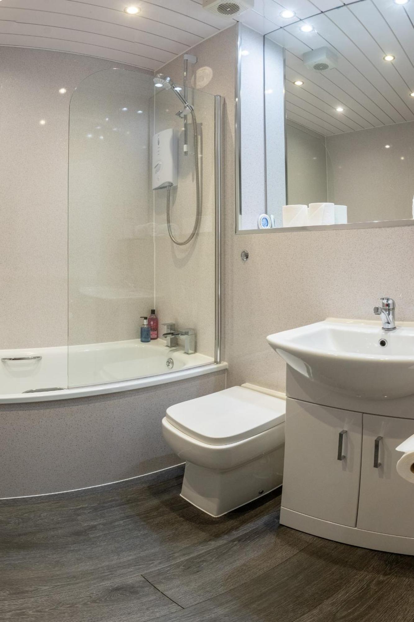 Large Flat In F2 With Mountain View Apartment *