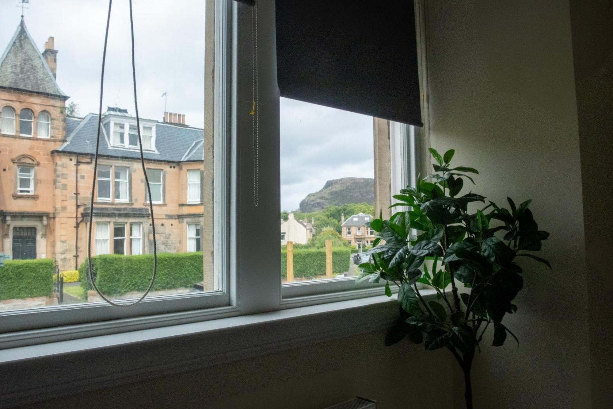 Large Flat In F2 With Mountain View